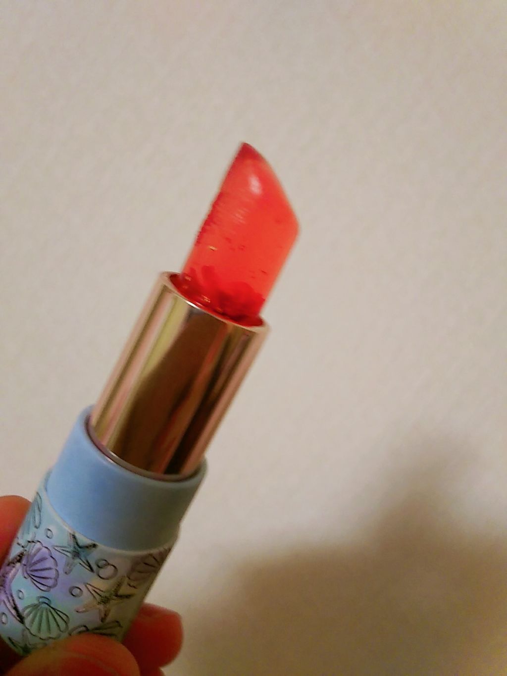 RAIN on LIPS 「ドンキホーテで売ってたリップです。中にはお花が入ってて温度、P..」(2枚目)