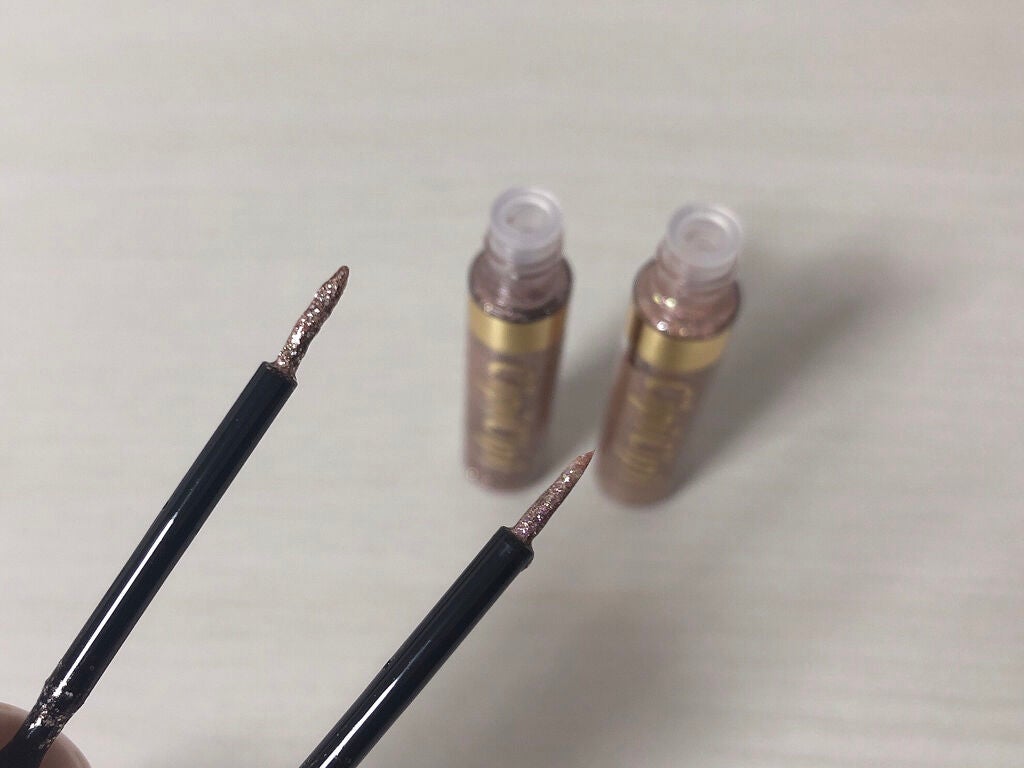 グリッターイルミネーションライナー/CipiCipi/リキッドアイライナーを使ったクチコミ(2枚目)