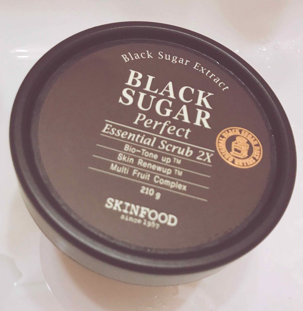 ブラックシュガー パーフェクト エッセンシャル スクラブ2X/SKINFOOD/洗い流すパック・マスクを使ったクチコミ（1枚目）