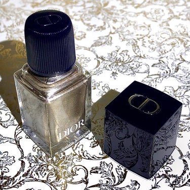 Dior ディオール ヴェルニのクチコミ「ミラーのように輝く細かなラメ粒子のネイルポリッシュꕤ

💛DIOR HOLIDAY 2023💛.....」（3枚目）