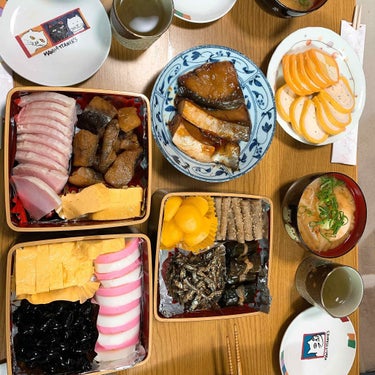 昨日は朝は冷凍パスタ🍝

お昼はおせち

夜はバターライス🍚


#shihoのダイエット