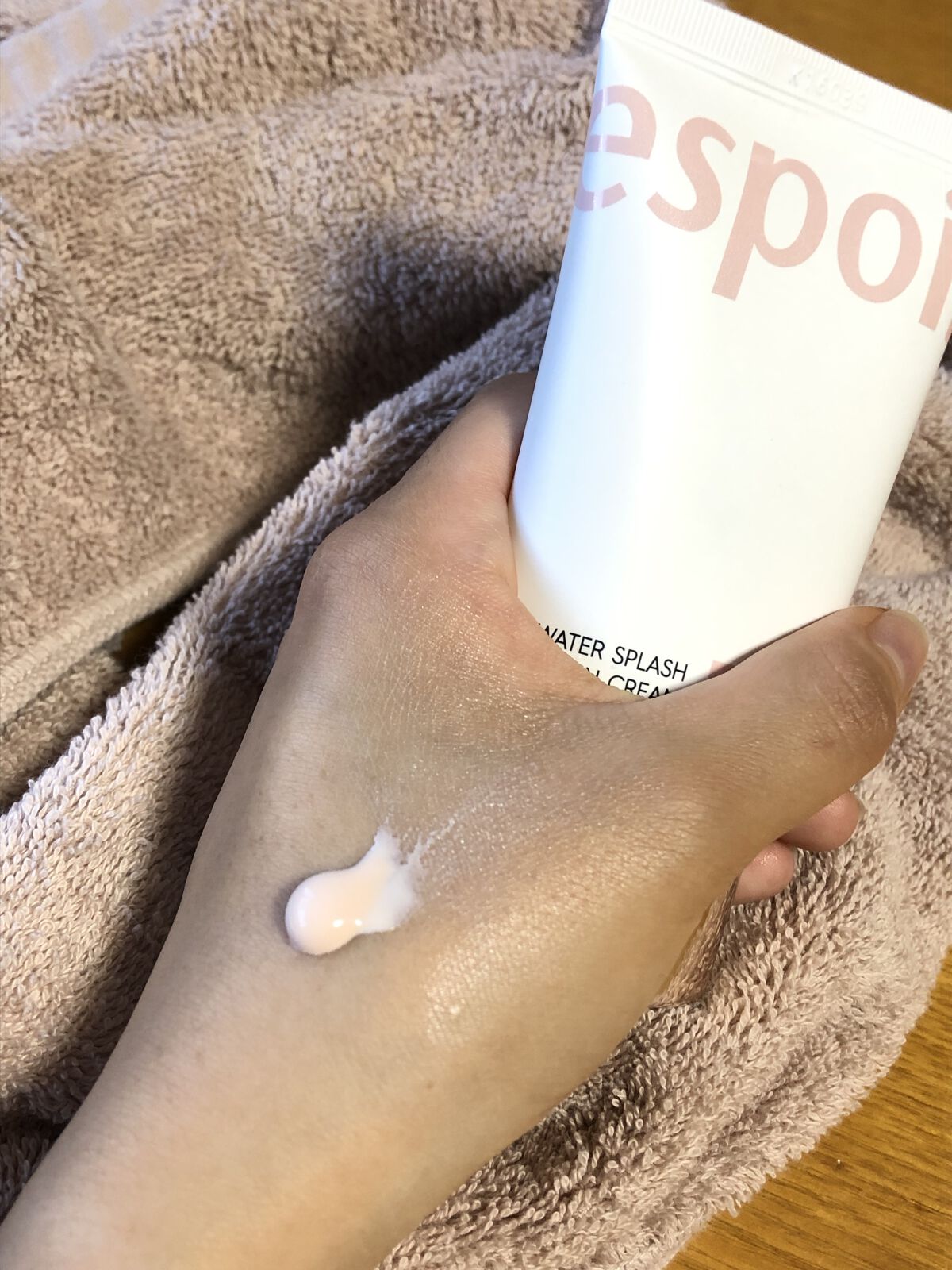 ウォータースプラッシュサンクリーム/espoir/日焼け止め・UVケアを使ったクチコミ（3枚目）