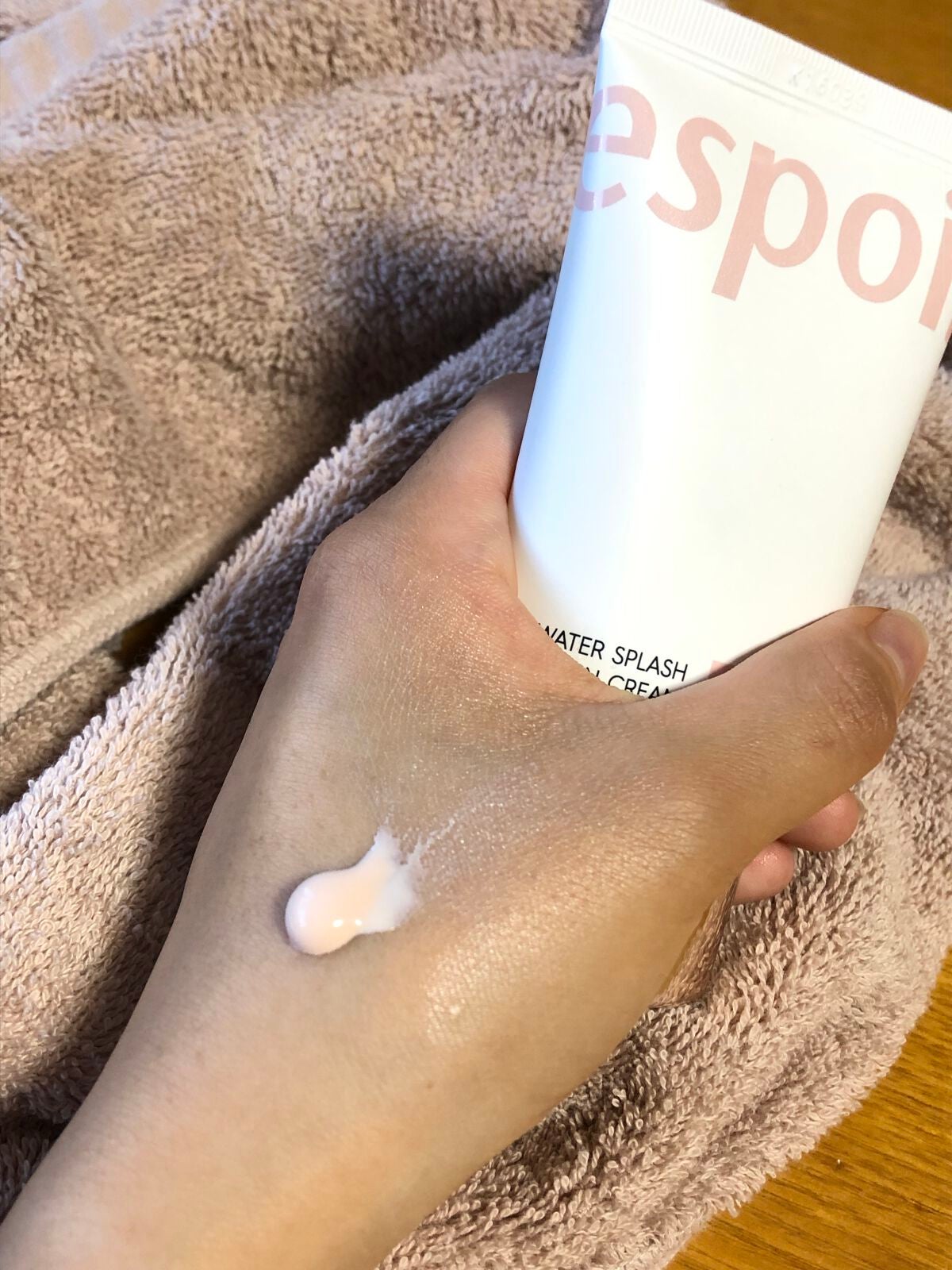 ウォータースプラッシュサンクリーム/espoir/日焼け止め・UVケアを使ったクチコミ(3枚目)