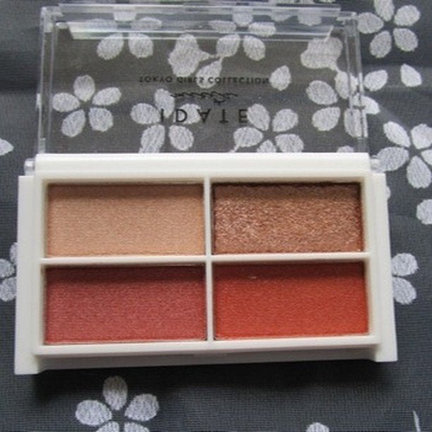 deepred on LIPS 「普段は手に取らないようなお色味のアイシャドウを買いました。ダイ..」(2枚目)