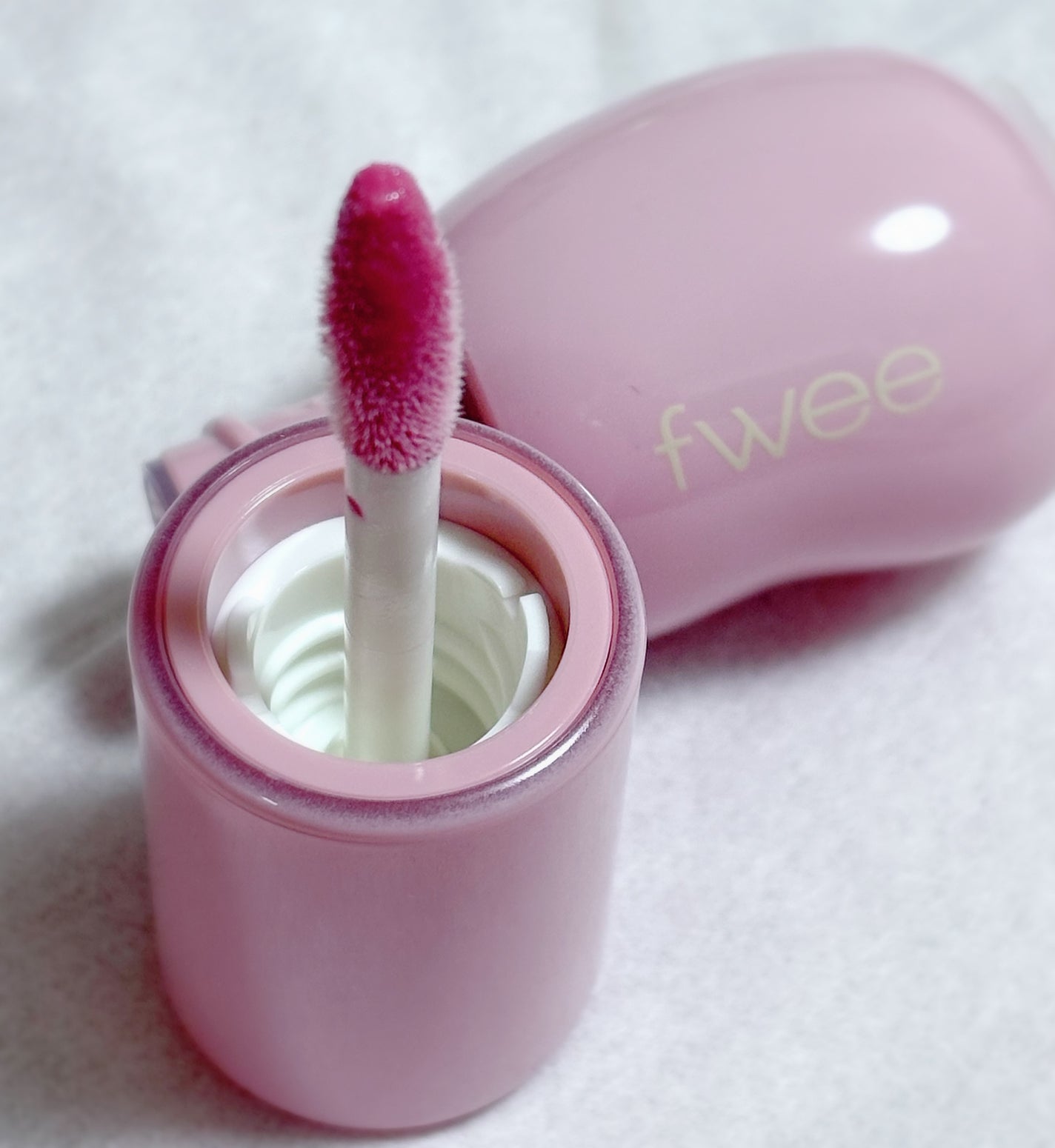 フィー 3Dボリューミンググロス/fwee/リップグロスを使ったクチコミ(1枚目)