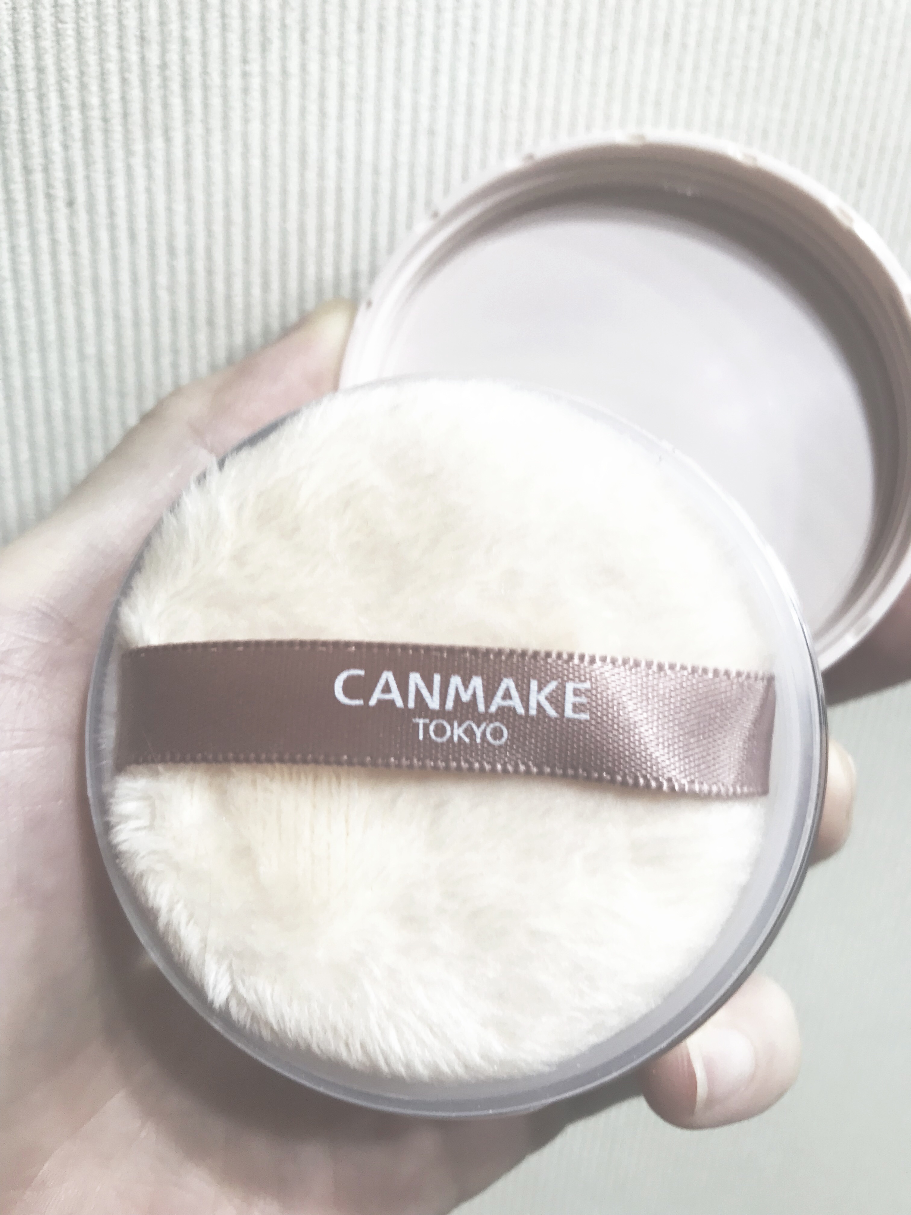 シルキールースモイストパウダー 01 シルキーベージュ/キャンメイク/ルースパウダーを使ったクチコミ（2枚目）