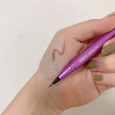 🤍密着アイライナー🤍

🧸デジャヴュ dejavu
☁️ショート筆リキッド
🆕コッパーブラウン

6/10発売の新色🧸
綺麗なオレンジブラウンです！筆が細い＆短めなので、ブレずにアイラインがかきやすいで