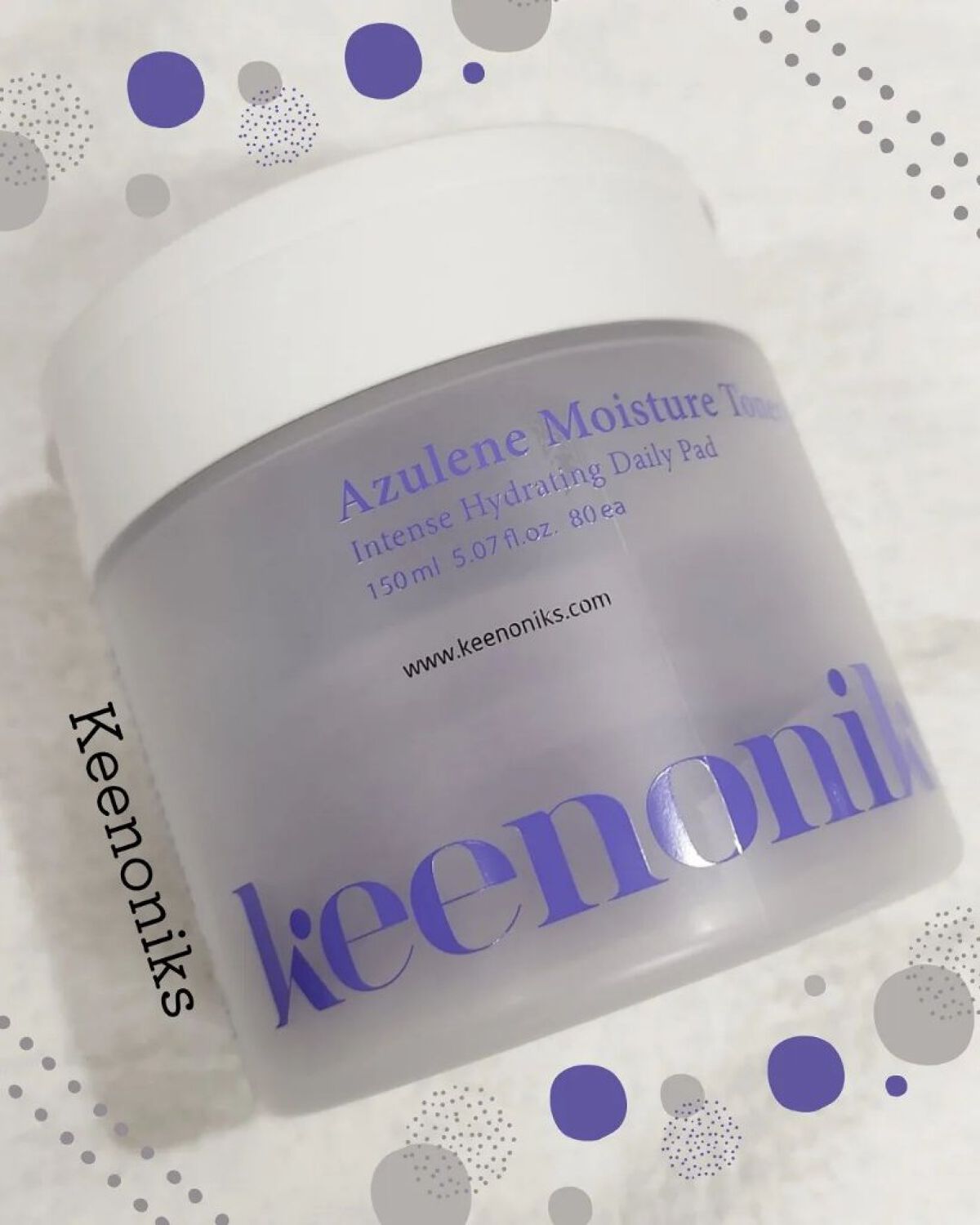 🔊アズレン配合!!高密着パッド

クレンジングパッドで人気な”keenoniks”。

今回はじわじわブームがきているアズレン配合の”Azulene Moisture Toner Pad”を紹介👏

ほんとはクレンジグパッドを買おうかな