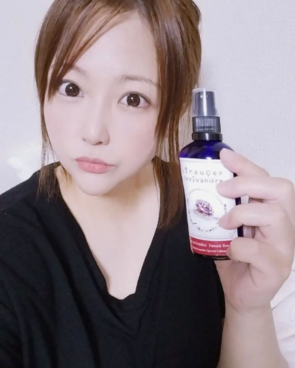 meii on LIPS 「ローズウォーター...このローズウォーターすっごく万能なんです..」(4枚目)
