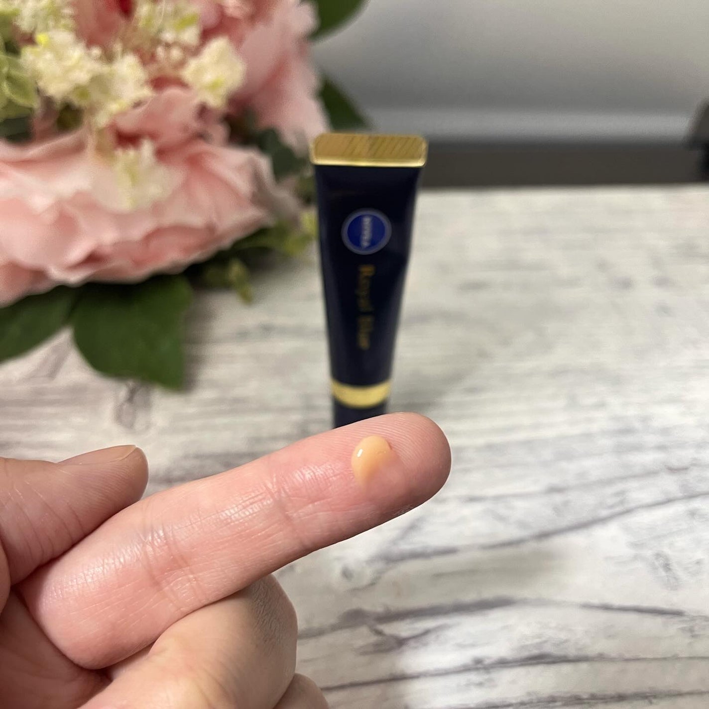 ニベア ロイヤルブルーリップ 濃密美容ケア/ニベア/リップ美容液を使ったクチコミ(4枚目)