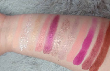 BYE BYE BIRDIE/ColourPop/アイシャドウパレットを使ったクチコミ（2枚目）