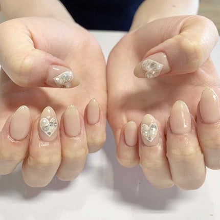 YURI on LIPS 「●〇雑談●〇ネイル変えてきました💅🏼💕最近、シンプルな色にハマ..」(1枚目)