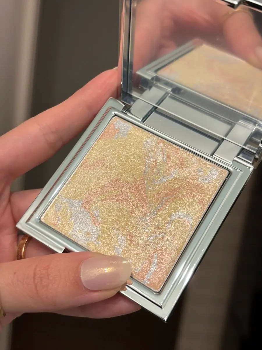 スキンルミナスハイライター/DEAR DAHLIA/パウダーハイライトを使ったクチコミ（2枚目）