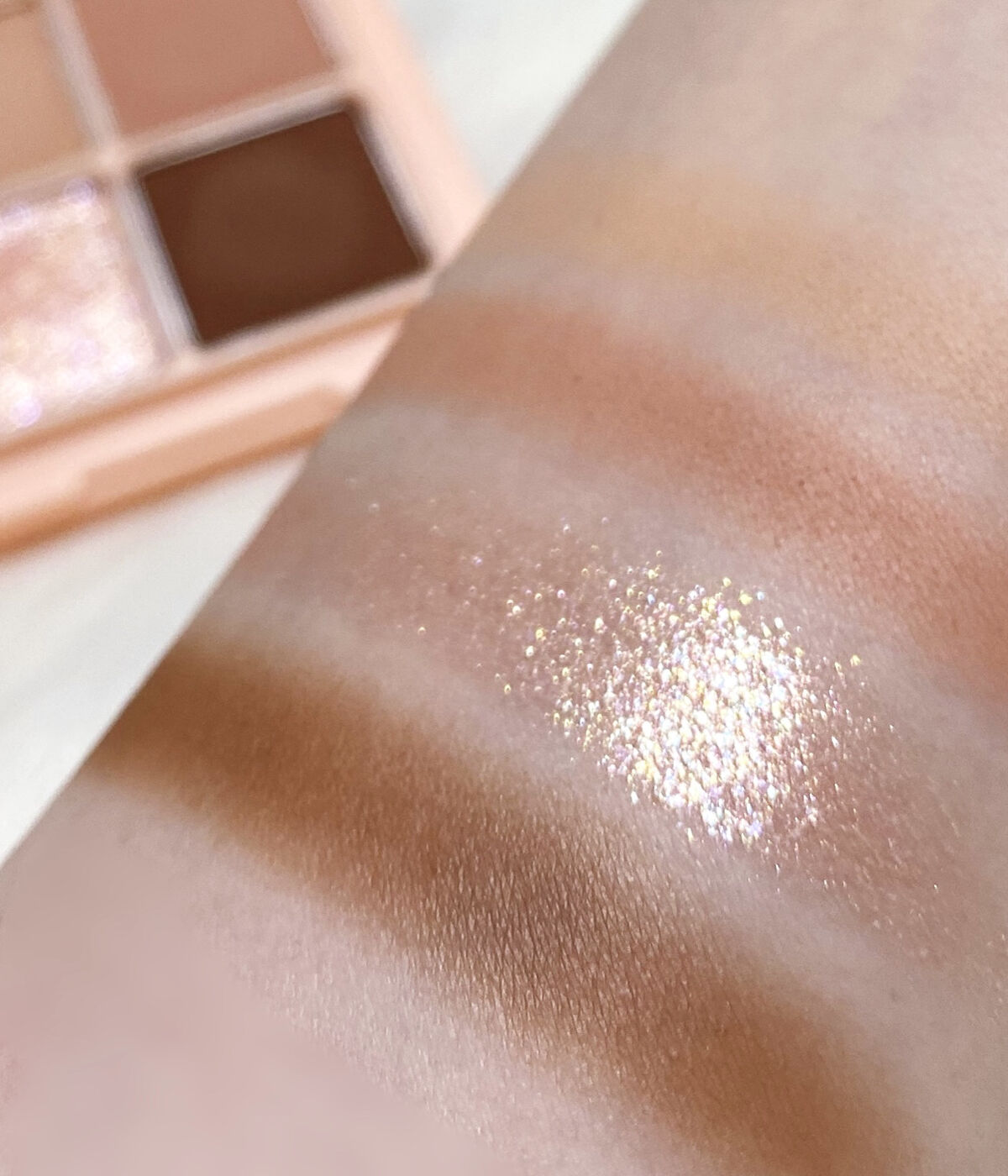 ベターザンアイズ/rom&nd/アイシャドウパレットを使ったクチコミ（2枚目）