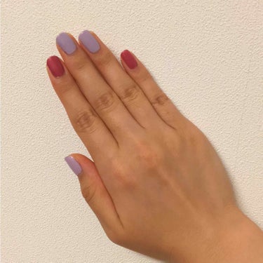 DAISOで人気のサンリオネイルを試してみました💅
＊
スモーキーピンク(キティ
ラベンダーパープル(キティ
を使用しました。
(ネイルホリックのトップコート塗ってます。)
・
・
・
スモーキーピンク