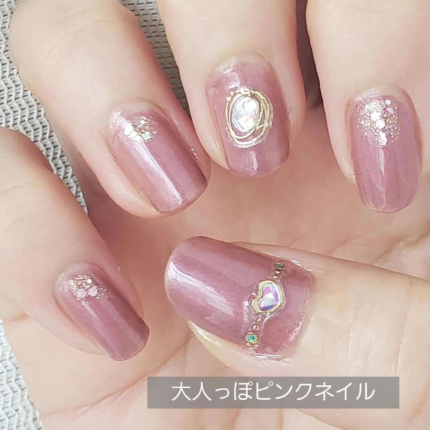 土木系おねいさん on LIPS 「日曜日のネイル💅くすみピンクにキラキラのラメを添えて、シンプル..」(1枚目)