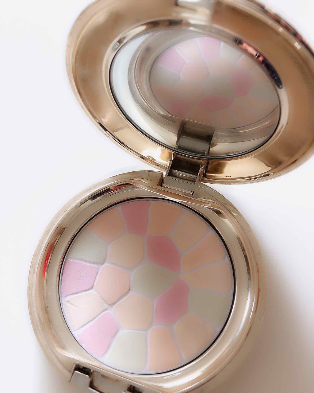 ラ プードル オートニュアンス/Elégance/プレストパウダーを使ったクチコミ（1枚目）