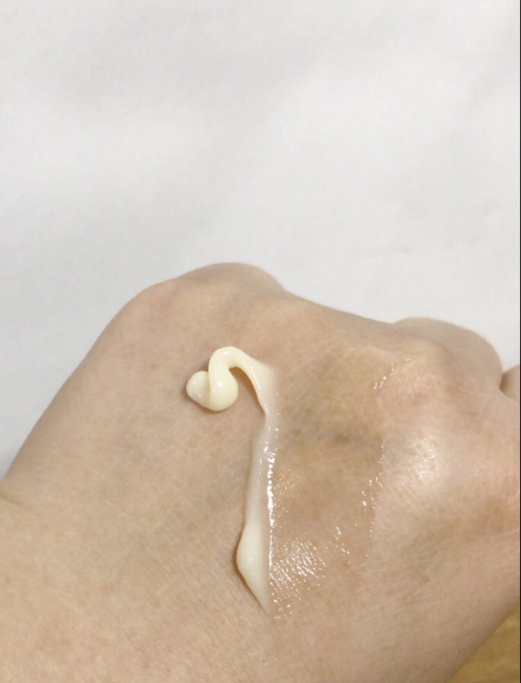 エクストラダメージリペア インテンシブ ヴィタミルク 洗い流さないトリートメント/パンテーン/アウトバストリートメントを使ったクチコミ（3枚目）