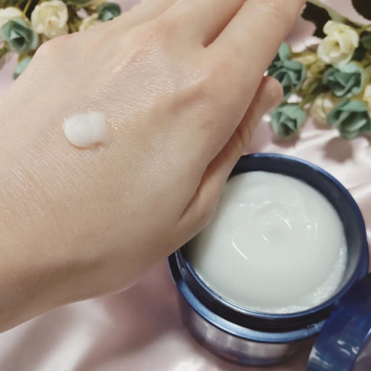 ニベア ロイヤルブルーボディクリーム うるおい密封ケア/ニベア/ボディクリームを使ったクチコミ(2枚目)