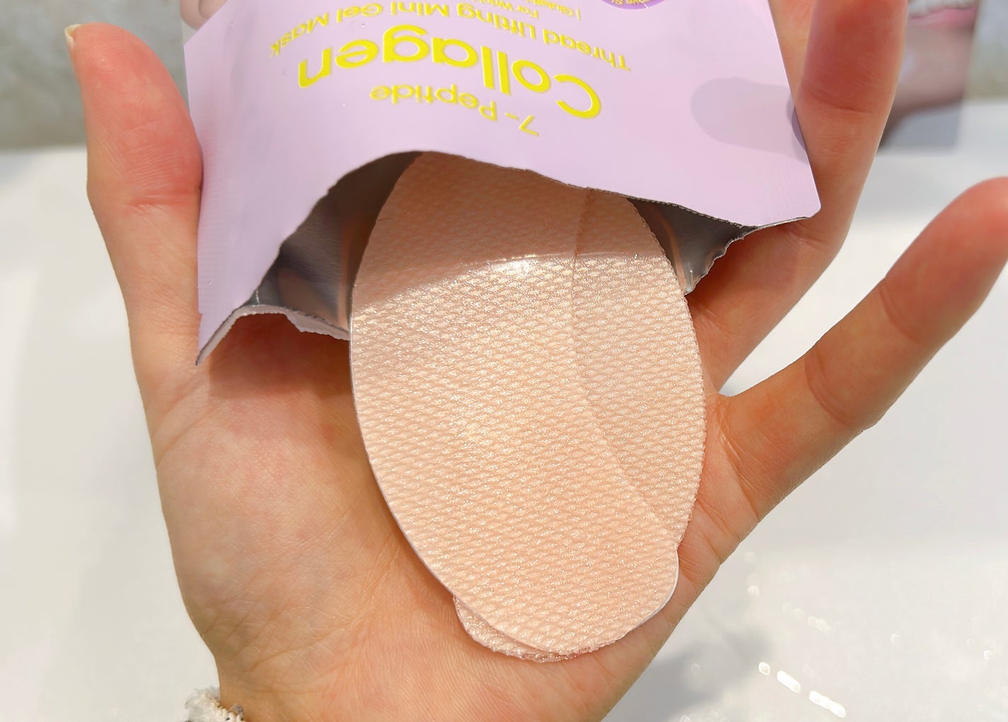 フォロバ100 mappi on LIPS 「It'sSkin7-ペプチドコラーゲン糸リフティングミニゲルマ..」(3枚目)