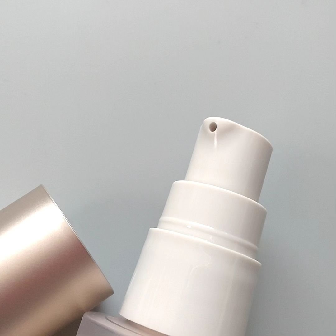 薬用クリアエステヴェールEX 04 ピンクベージュ/Macchia Label/リキッドファンデーションを使ったクチコミ（3枚目）