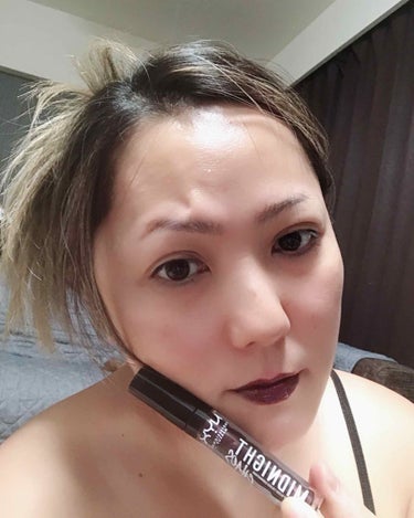 NYX Professional Makeup ミッドナイトカオスリップグロスのクチコミ「#NYXミッドナイトカオスリップグロス
お色はMCLG12
お値段1512円(消費税込み)
と.....」（1枚目）