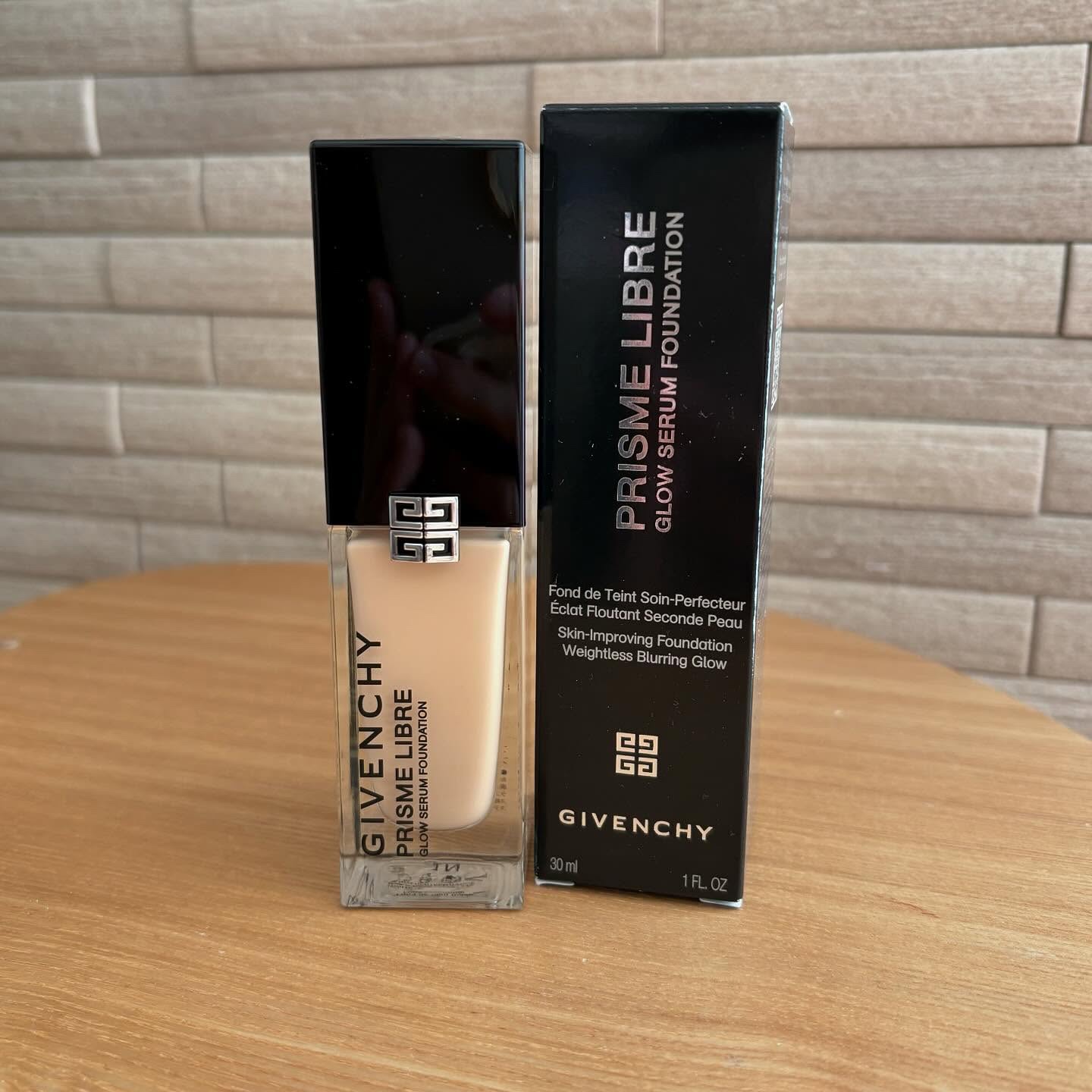 プリズム･リーブル･グロウ･セラム･ ファンデーション/GIVENCHY/リキッドファンデーションを使ったクチコミ（2枚目）