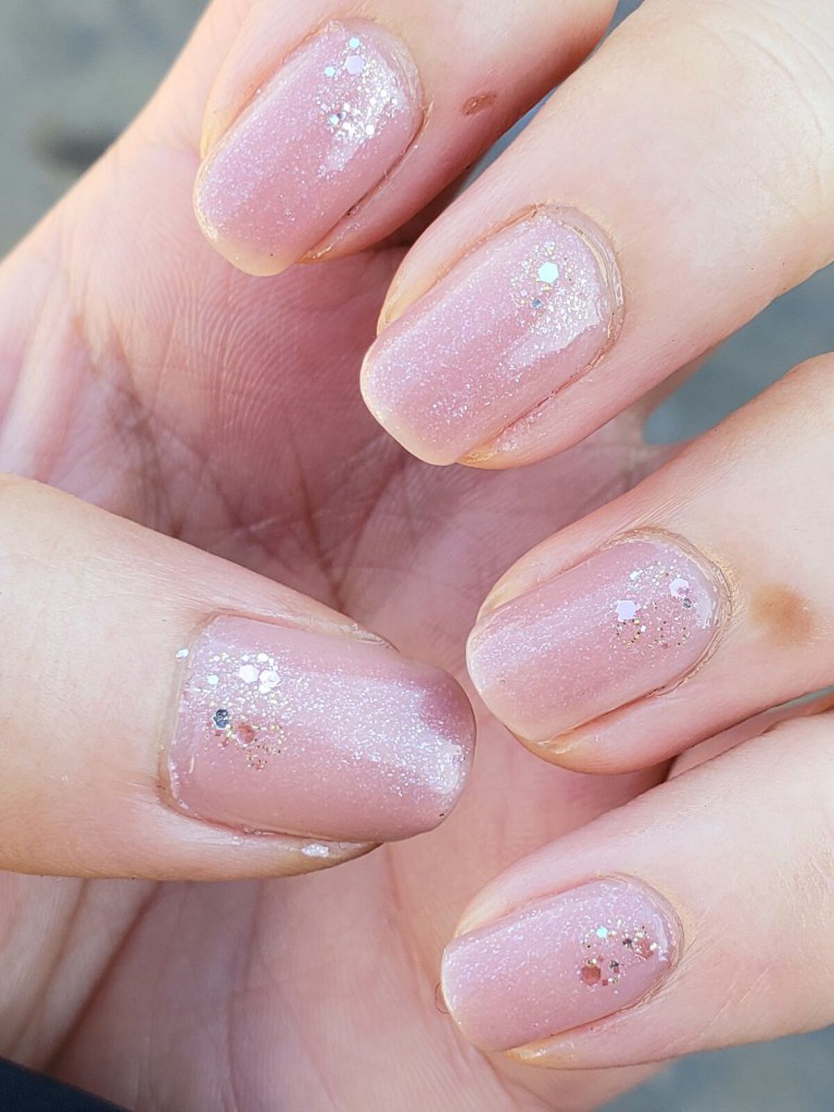 土木系おねいさん on LIPS 「昨日・今日のネイル!仕事のある日なので、色はナチュラルさ重視の..」(3枚目)