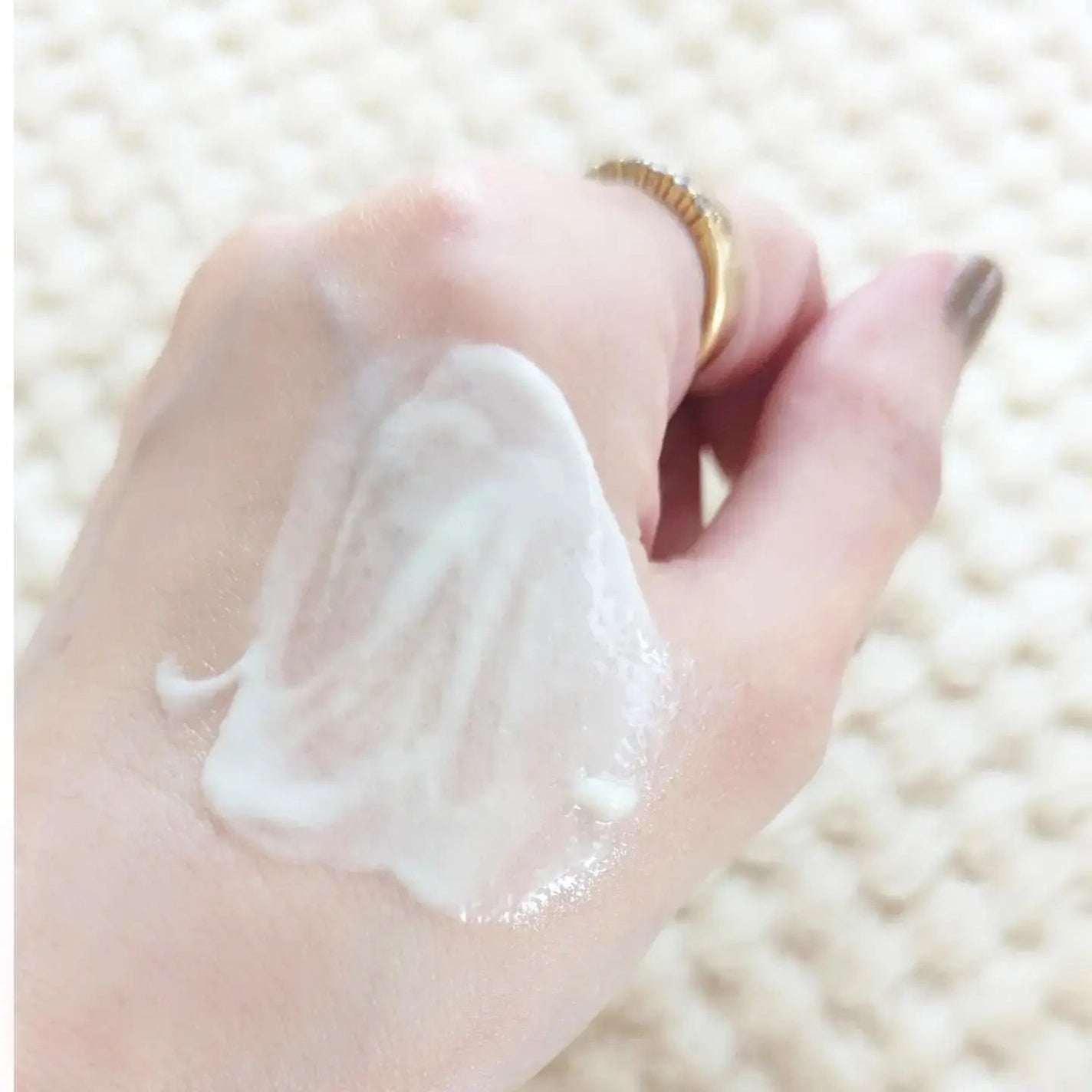 アンブリオリス モイスチャークリーム/アンブリオリス/フェイスクリームを使ったクチコミ(4枚目)