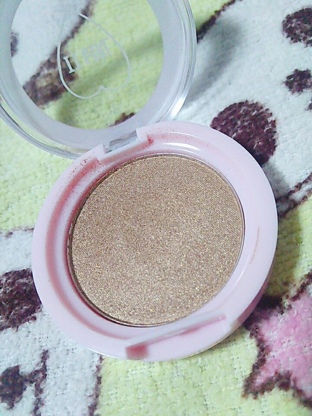 ダイソー×IT GIRL アイシャドウ/DAISO/単色アイシャドウを使ったクチコミ(2枚目)