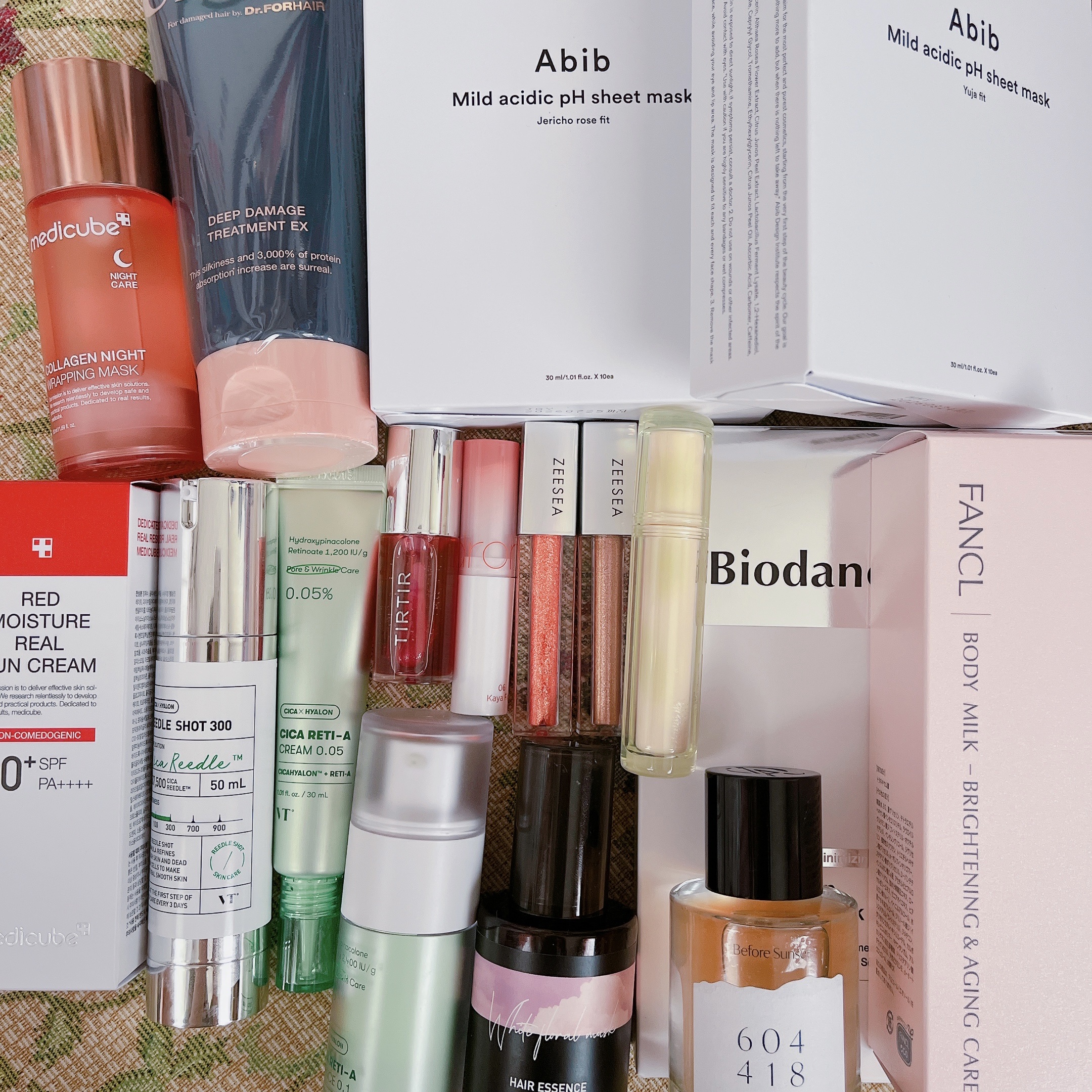 ダイヤモンドシリーズ 星空リキッドアイシャドウ/ZEESEA/リキッドアイシャドウを使ったクチコミ（1枚目）