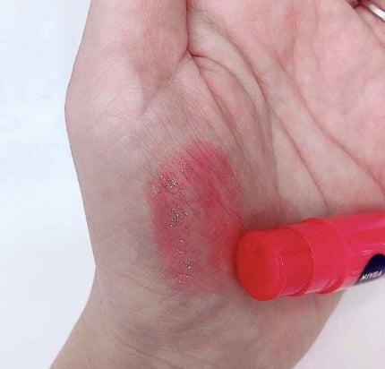 モイストピュアカラーリップ/ニベア/リップクリームを使ったクチコミ(3枚目)