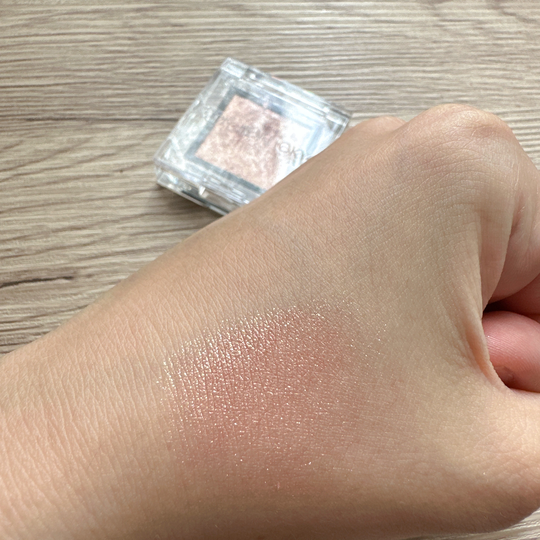 アディクション ザ アイシャドウ スパークル/ADDICTION/単色アイシャドウを使ったクチコミ（3枚目）