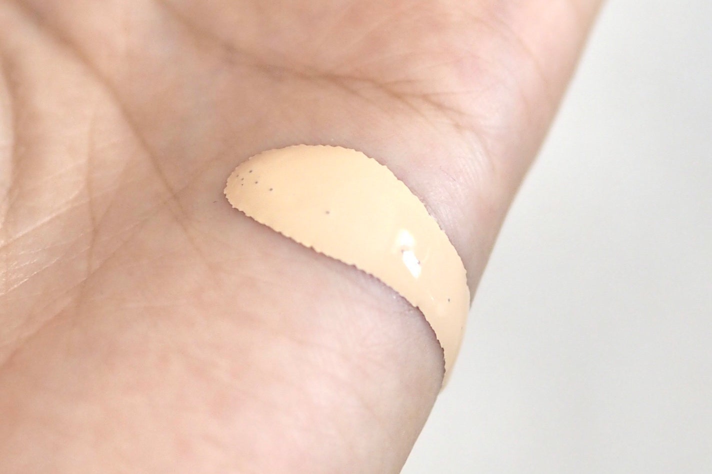 カバーリシャスセラムファンデーション/BANILA CO/リキッドファンデーションを使ったクチコミ(3枚目)