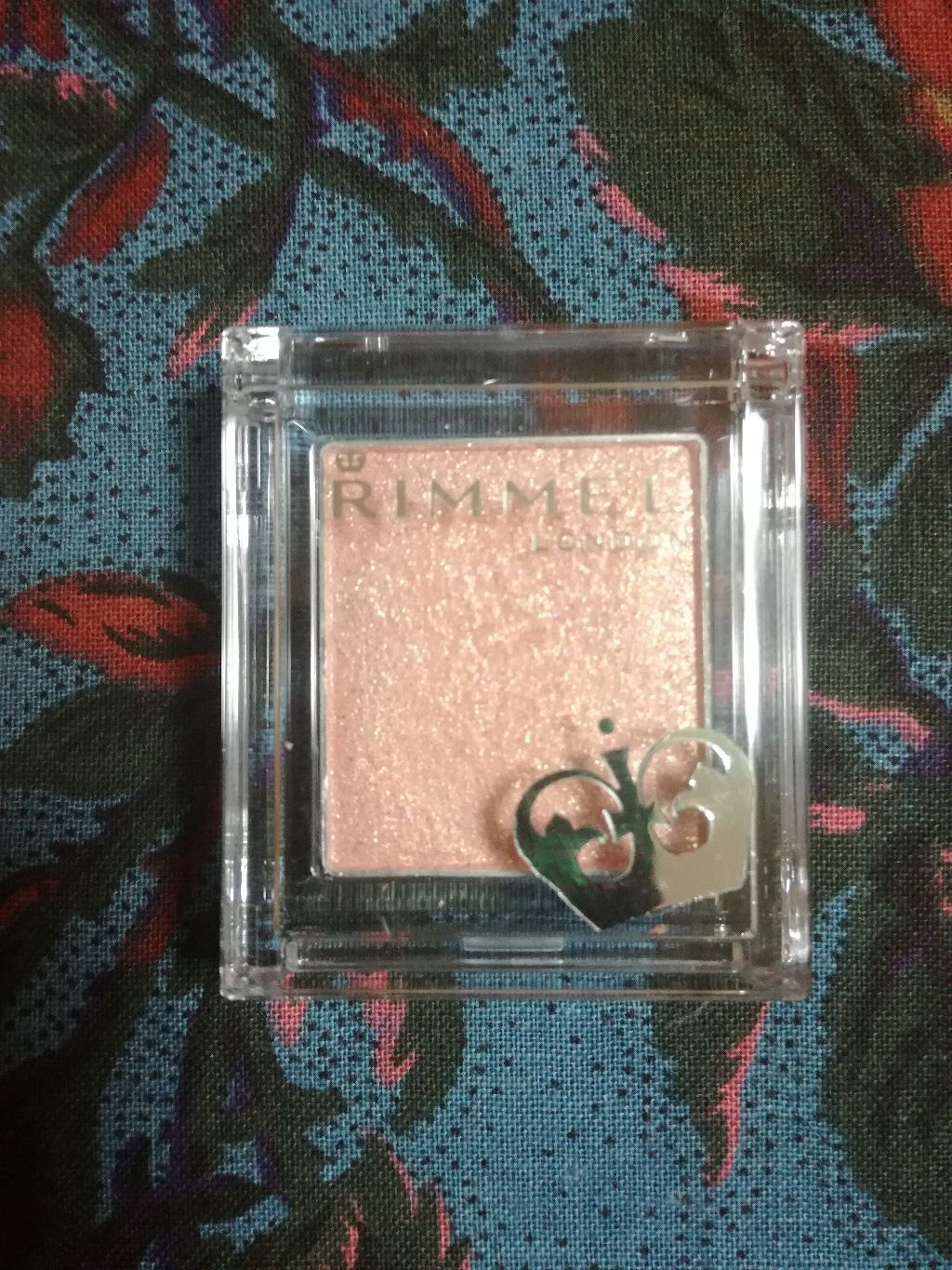 プリズム パウダーアイカラー/リンメル ロンドン/単色アイシャドウを使ったクチコミ（1枚目）