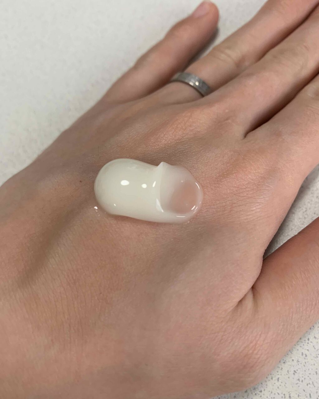 アボジュース ハンド＆ボディ ローション スィート レモン セージ/O・P・I/ハンドクリームを使ったクチコミ（3枚目）