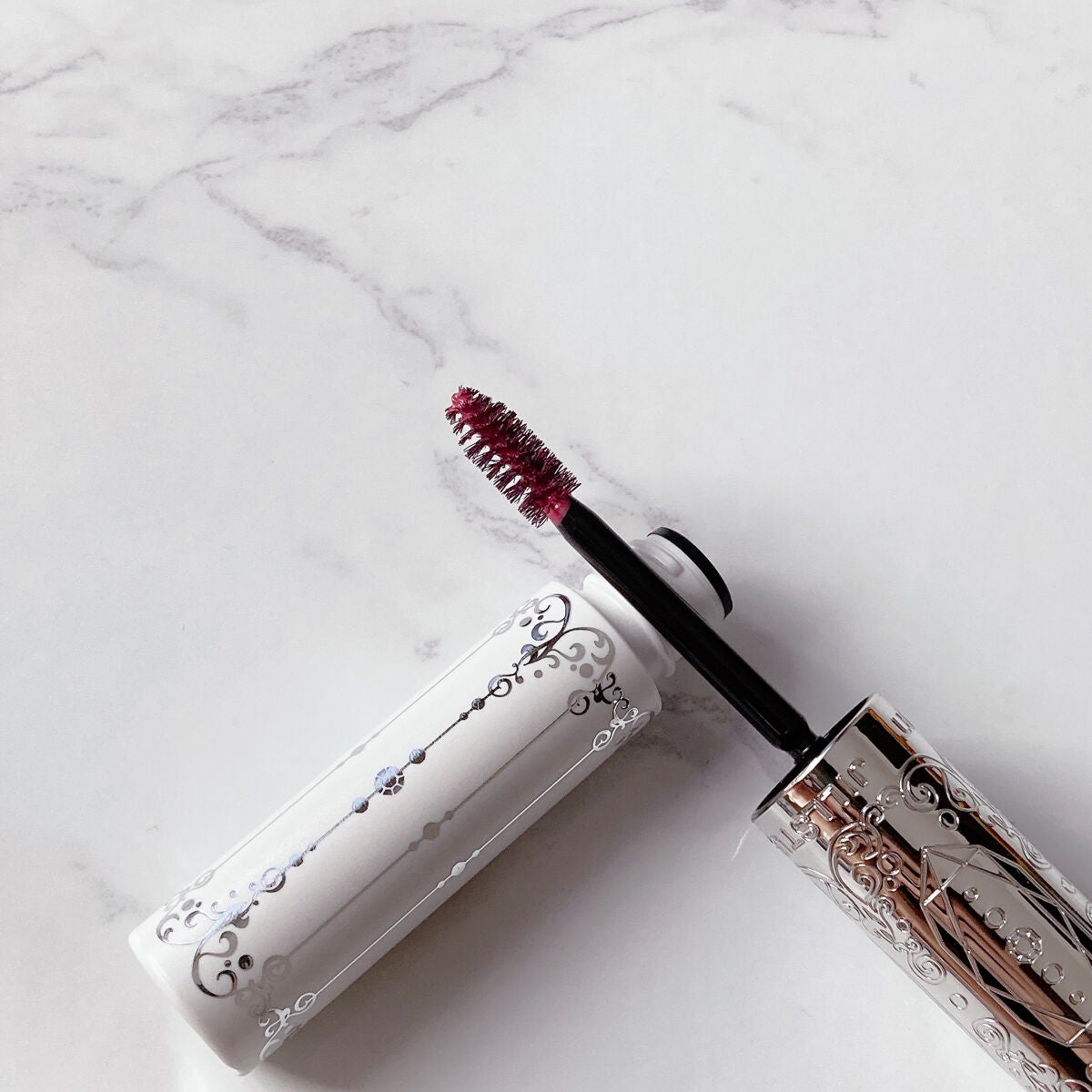 ねこ on LIPS 「1月に発売だった限定色のアイブロウマスカラ。同じく限定のアイブ..」(3枚目)