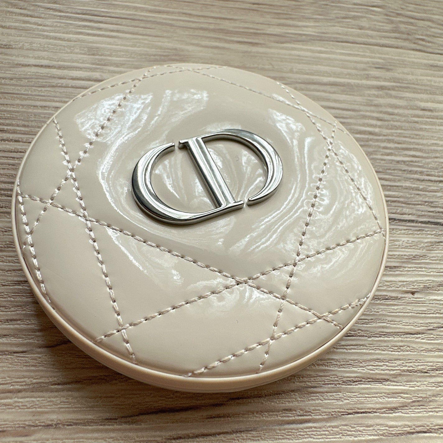 ディオールスキン フォーエヴァー クチュール ルミナイザー/Dior/プレストパウダーを使ったクチコミ(2枚目)