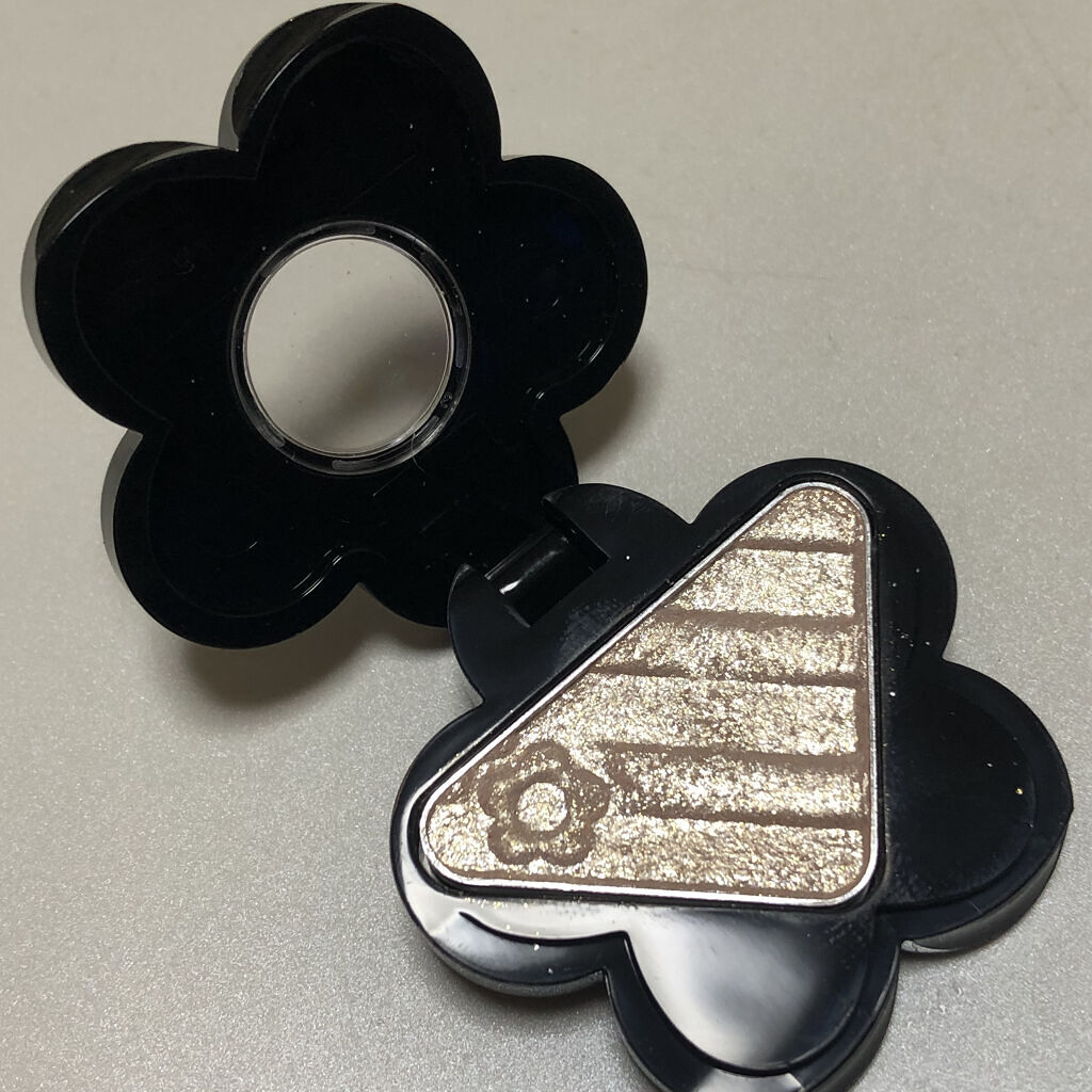 ライティングアイズ 07 Shiny Beige/LUNASOL/単色アイシャドウを使ったクチコミ（2枚目）