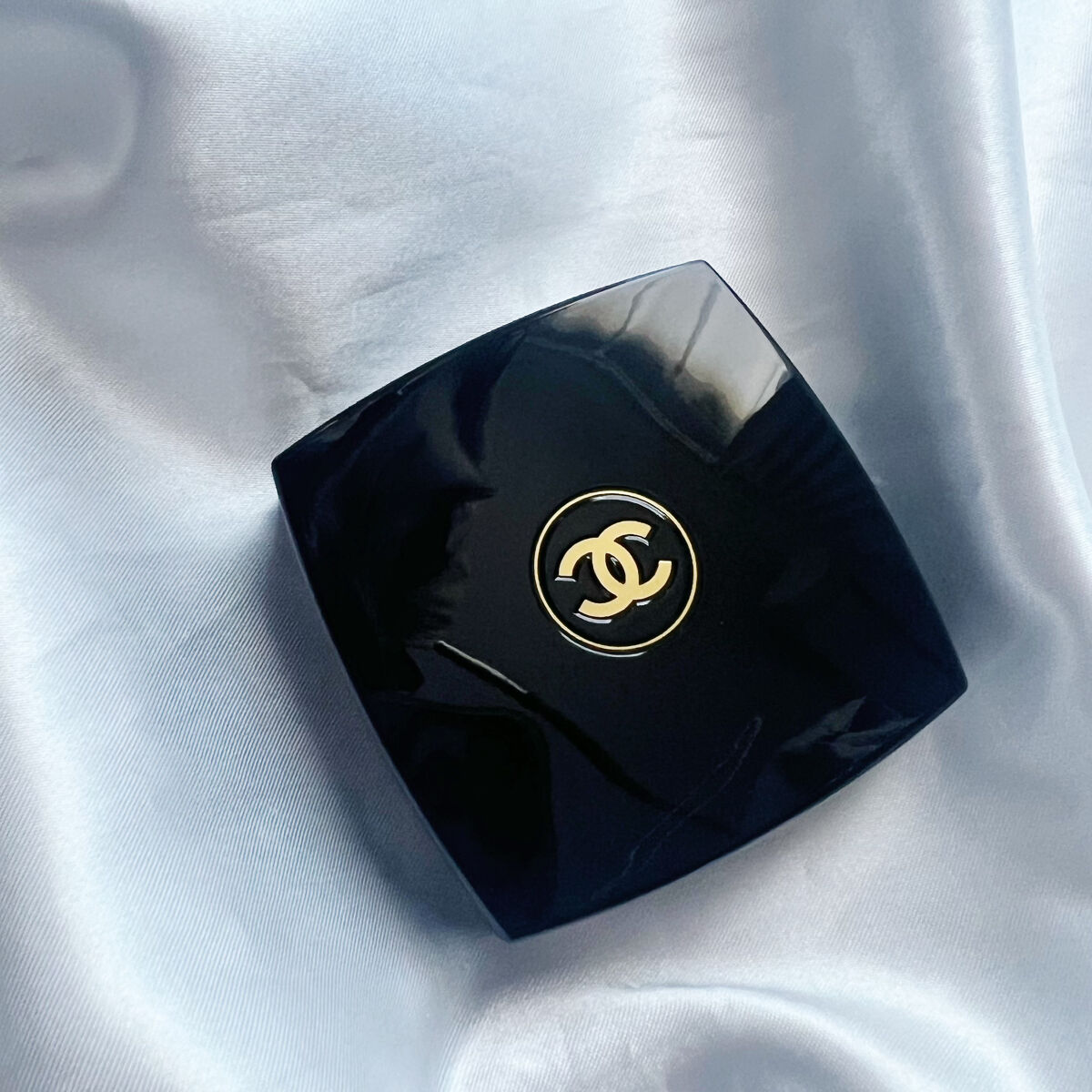 レ キャトル オンブル 937 オンブル ドゥ リュンヌ/CHANEL/アイシャドウパレットを使ったクチコミ（3枚目）