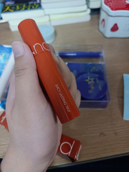 ジューシーラスティングティント/rom&nd/リップティントを使ったクチコミ(2枚目)