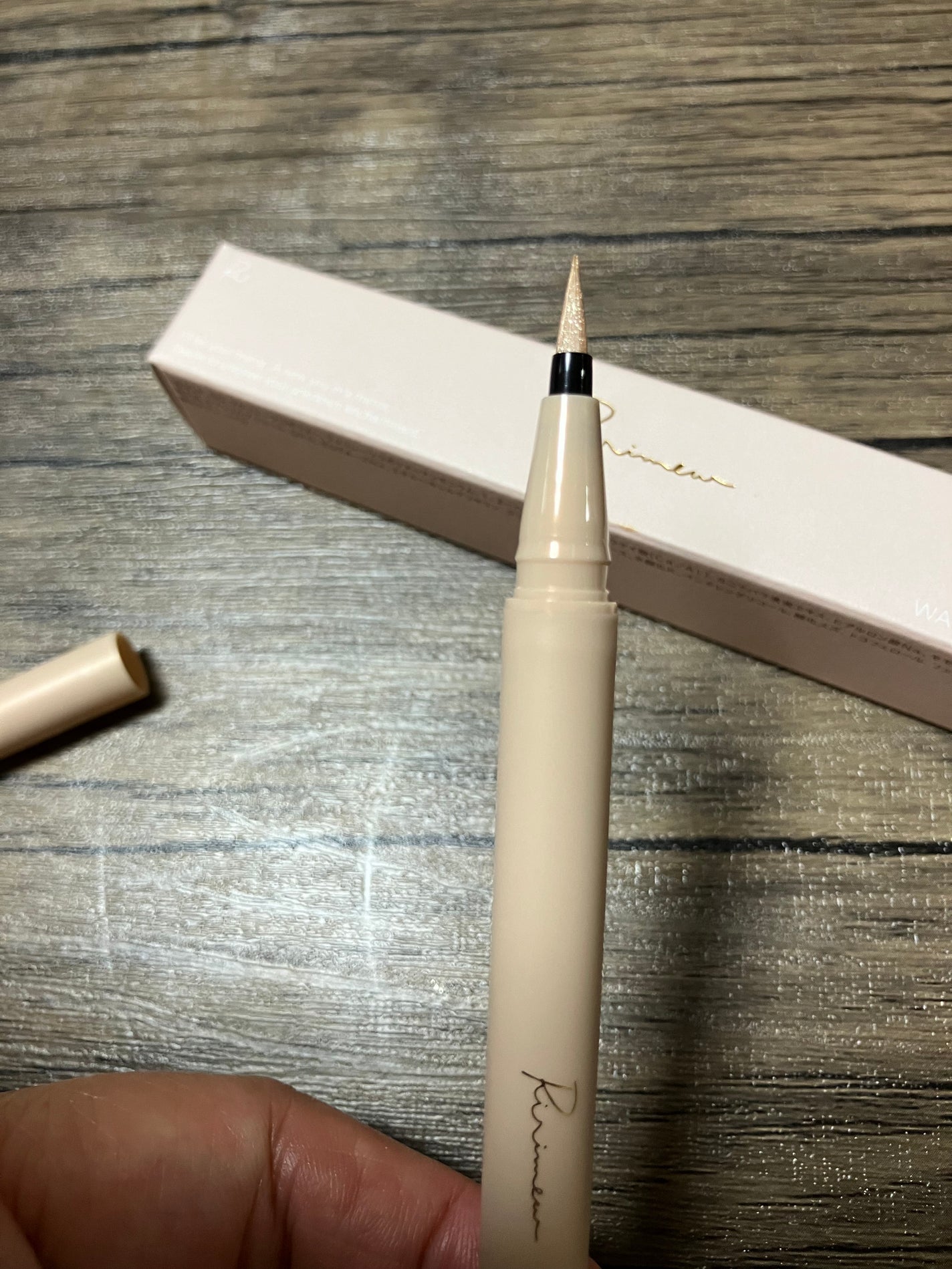 ウォータリーラメライナー/Ririmew/リキッドアイライナーを使ったクチコミ(4枚目)