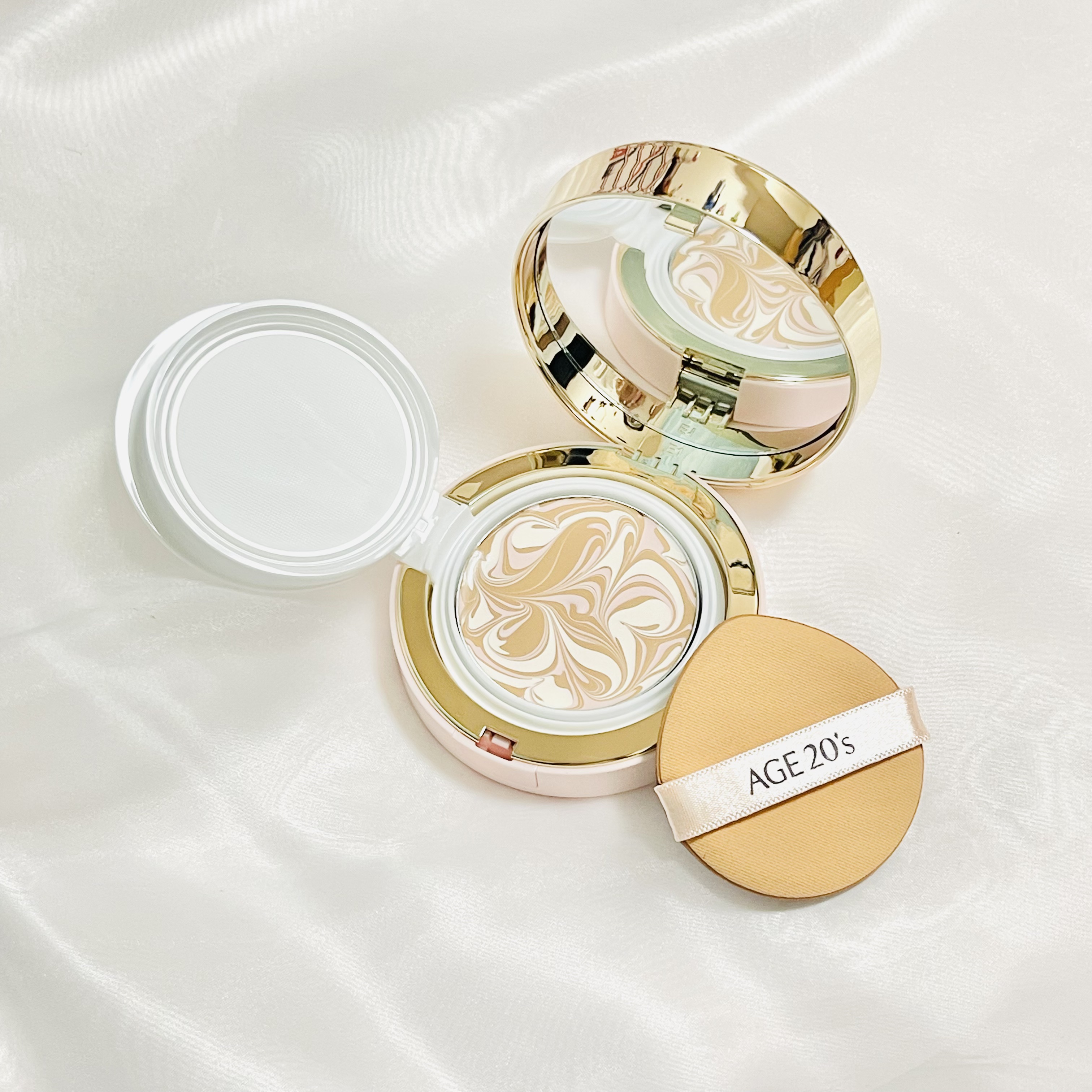 エッセンス カバー パクト モイスチャー/AGE20’s/リキッドファンデーションを使ったクチコミ（1枚目）