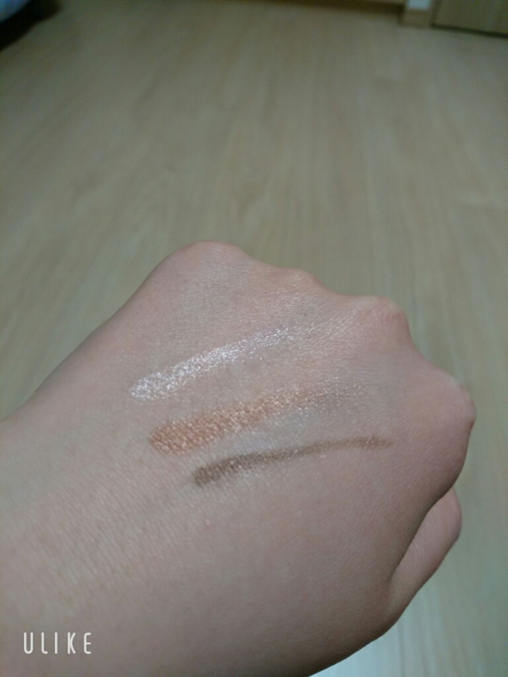 トーンアップアイシャドウ/CEZANNE/アイシャドウパレットを使ったクチコミ（3枚目）