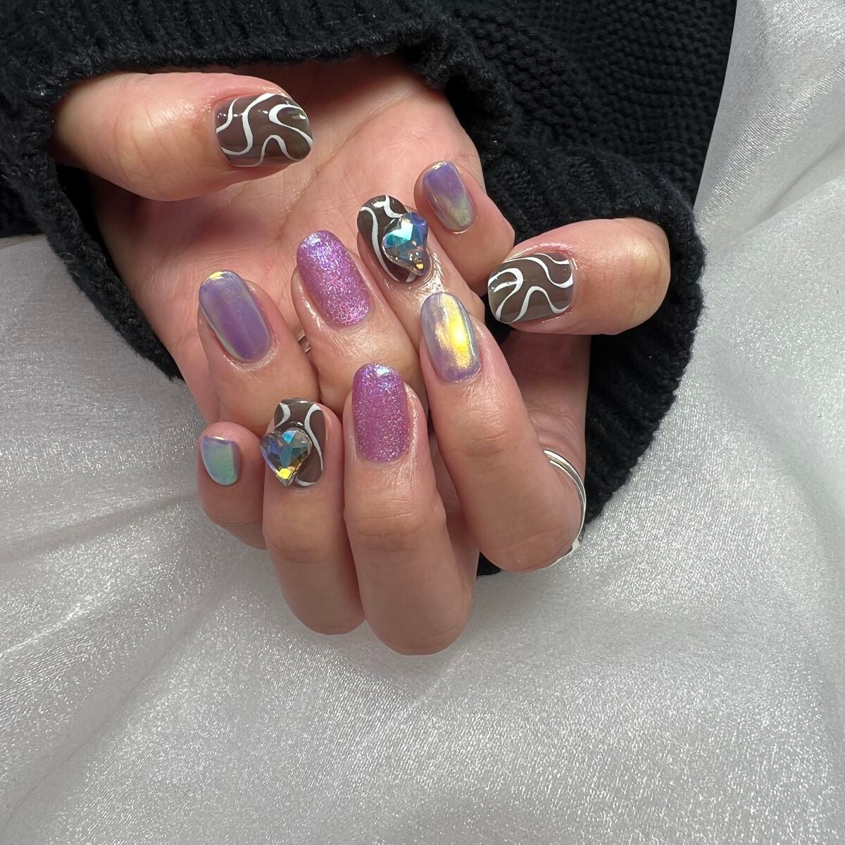 にこ on LIPS 「今回のネイル今までで1番気に入ってるかわいい🥲#冬ネイル..」(1枚目)