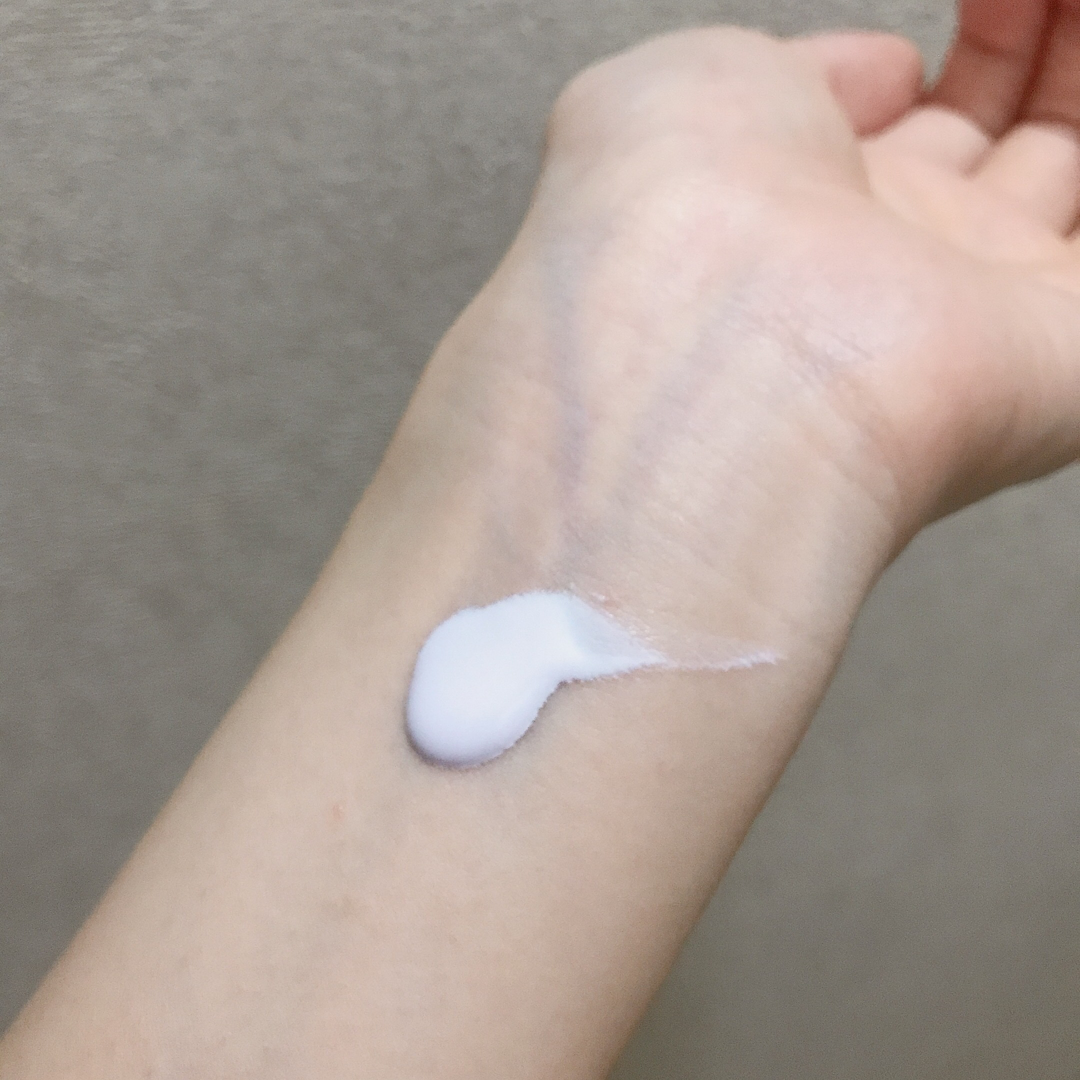 ダルバ ウォータフル トーンアップ サンクリーム(パープル)/ダルバ/日焼け止めクリームを使ったクチコミ（3枚目）