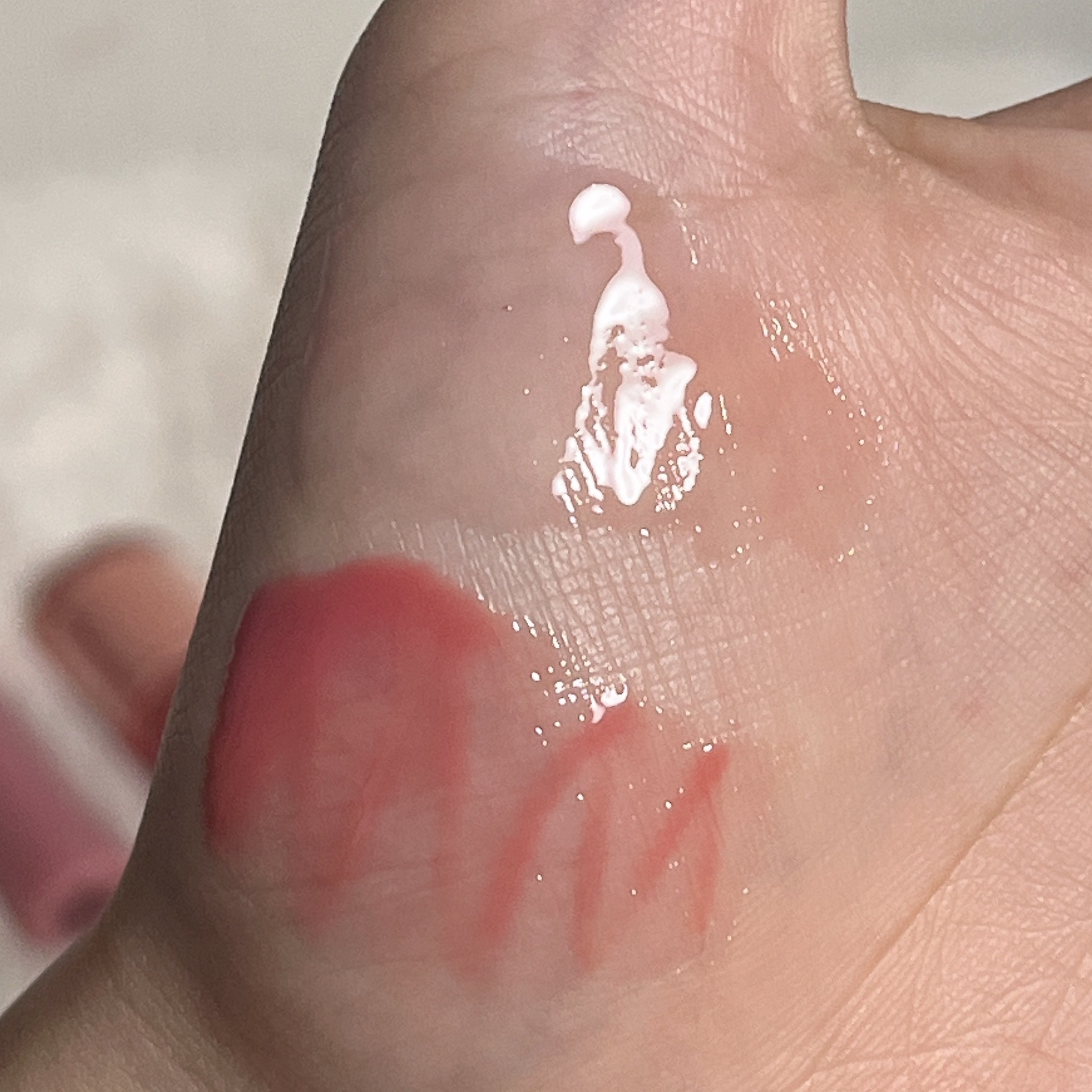 フィー 3Dボリューミンググロス/fwee/リップグロスを使ったクチコミ（3枚目）