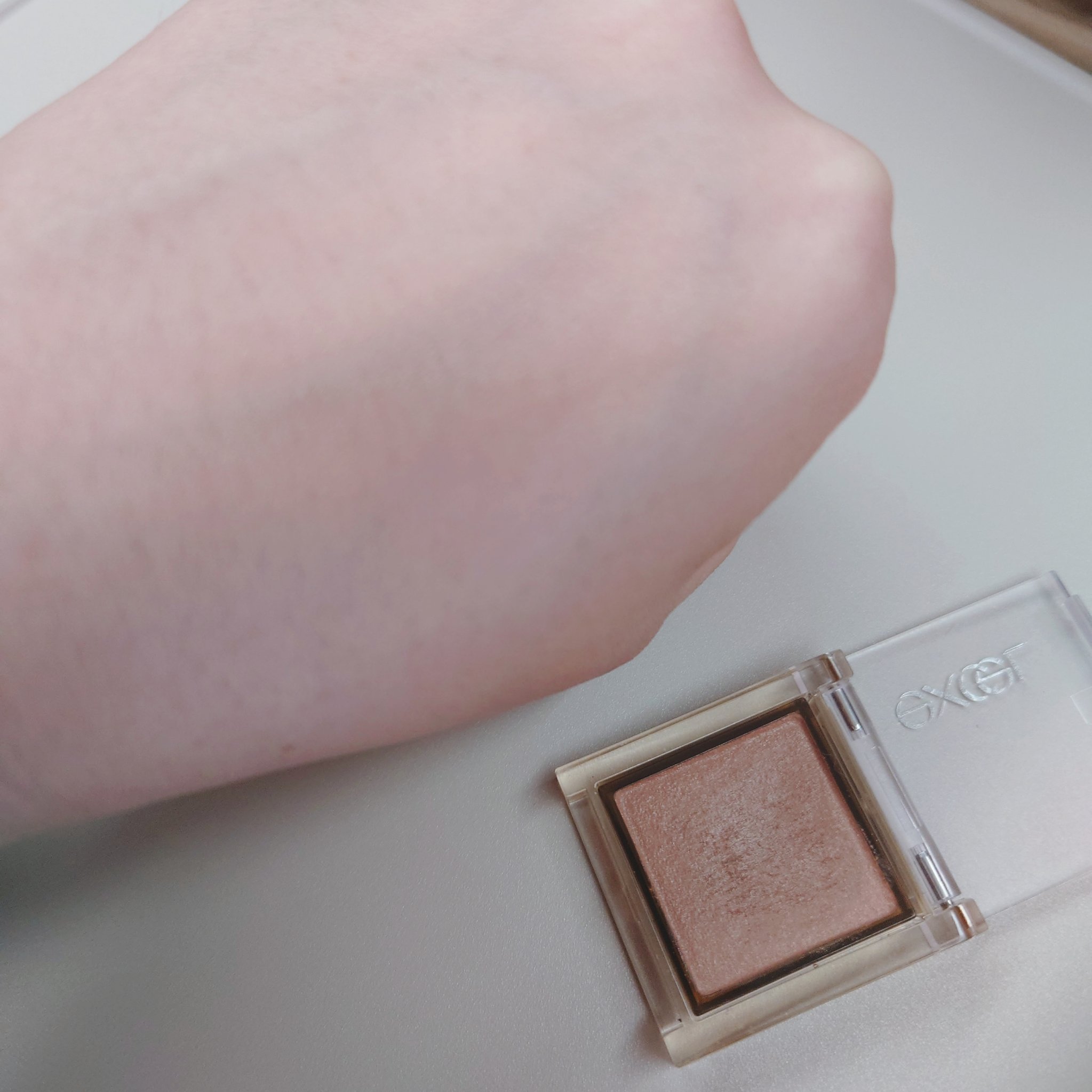 アイプランナー F04 サンダルウッド/excel/単色アイシャドウを使ったクチコミ（2枚目）