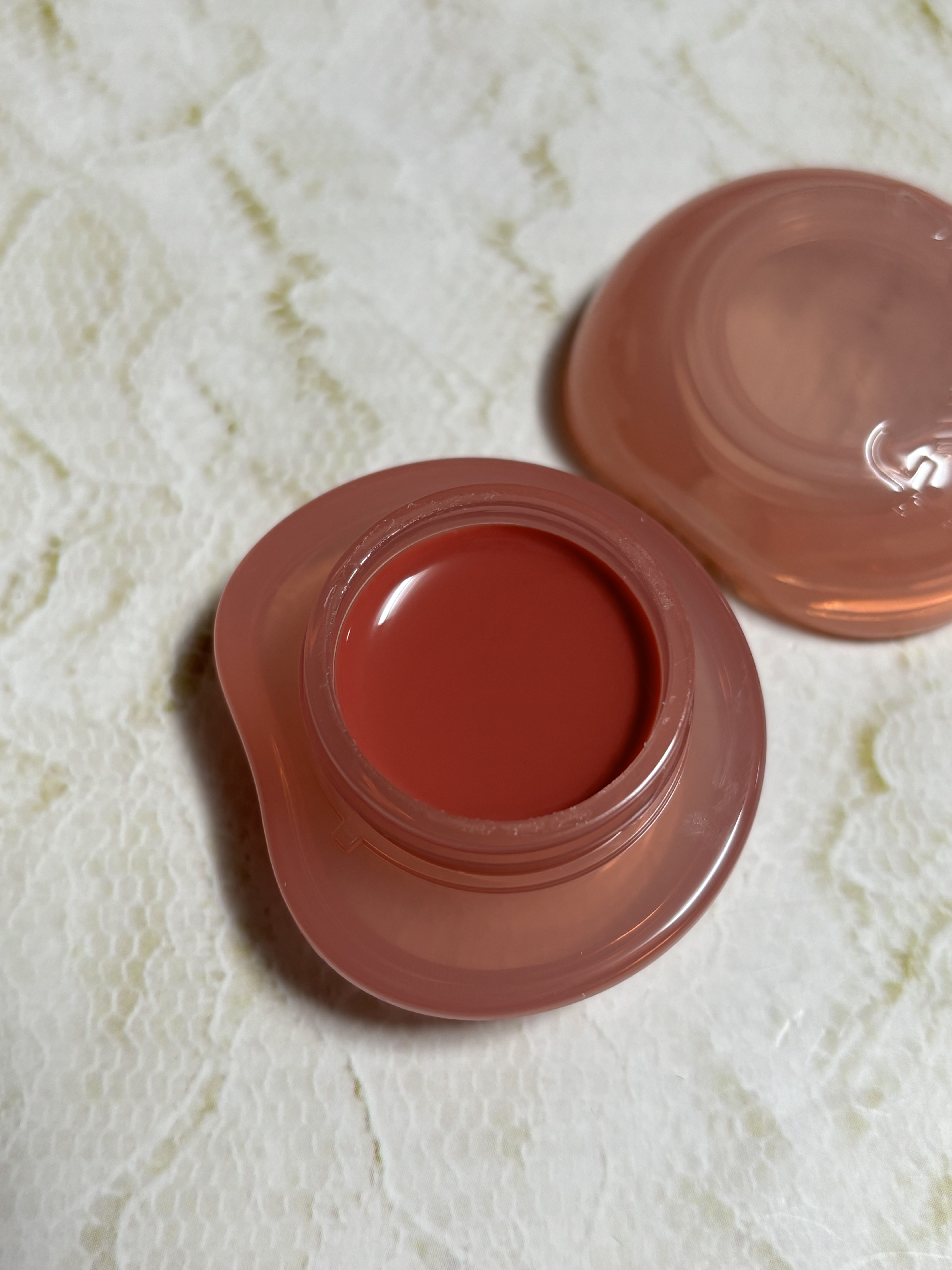 フィー リップアンドチーク グローイジェリーポット JN03 カスタード/fwee/リップグロスを使ったクチコミ（2枚目）