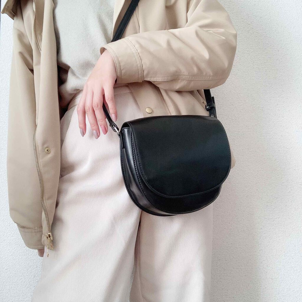 ともこ on LIPS 「身軽になりたい時のバッグの中身【What'sinmybag】ク..」(4枚目)